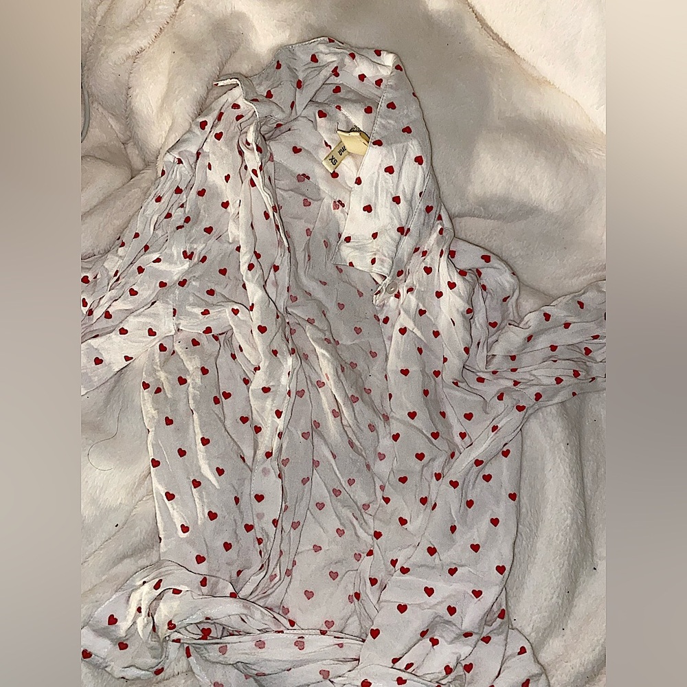 heart pattern | white button up | formalwear | size xs | japna